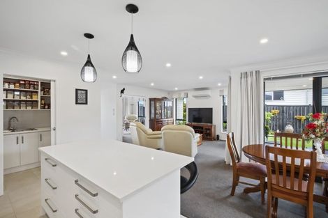 Photo of property in 130 Lisle Farm Drive, Pukekohe, 2120