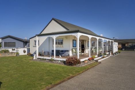 Photo of property in 50 Whitby Avenue, Whitianga, 3510