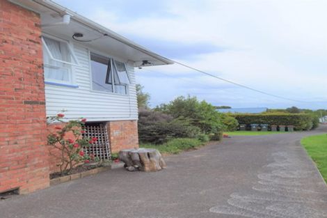 Photo of property in 228 Whitney Street, Blockhouse Bay, Auckland, 0600