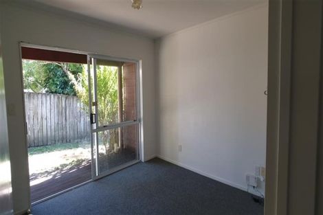 Photo of property in 2/37 Rhinevale Close, Henderson, Auckland, 0612