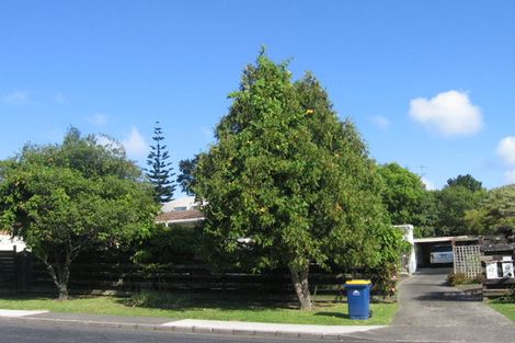 Photo of property in 2/42 Diana Drive, Glenfield, Auckland, 0627