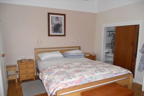 Photo of property in 17 Hanlon Crescent, Narrow Neck, Auckland, 0624