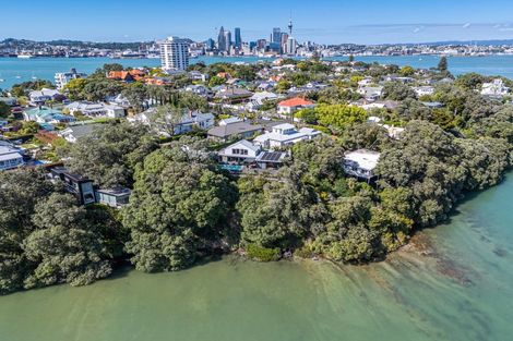 Photo of property in 10a First Avenue, Stanley Point, Auckland, 0624