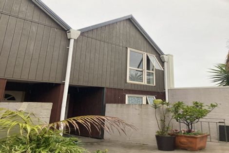 Photo of property in 9a/66 Mount Eden Road, Mount Eden, Auckland, 1024