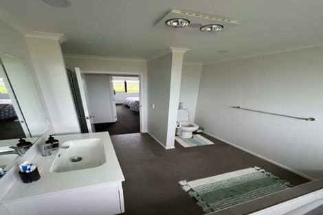 Photo of property in 32 County Drive, Hawera, 4610