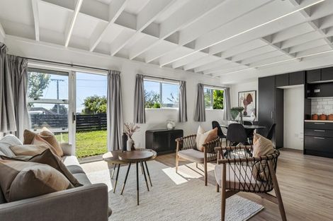 Photo of property in 3/80 Birkdale Road, Birkdale, Auckland, 0626