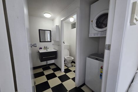 Photo of property in Churchill Flats, 213 The Terrace, Wellington Central, Wellington, 6011