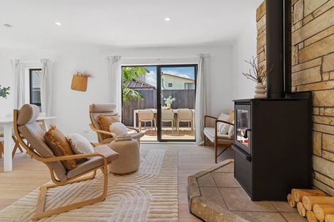 Photo of property in 111 Dickson Road, Papamoa Beach, Papamoa, 3118