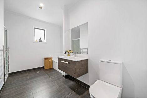 Photo of property in 10 Frances Bryers Road, Hobsonville, Auckland, 0616