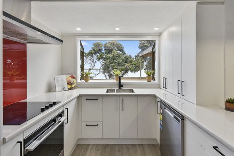 Photo of property in 18 Kaanapali Place, Wattle Downs, Auckland, 2103