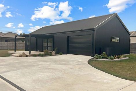 Photo of property in 75b Hedges Street, Sanson, 4817