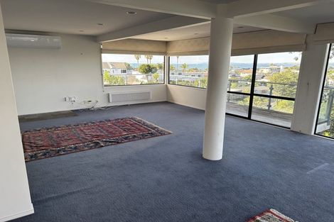 Photo of property in 30 Sylvan Park Avenue, Milford, Auckland, 0620