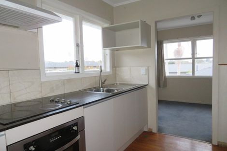 Photo of property in 1/33 Becroft Drive, Forrest Hill, Auckland, 0620