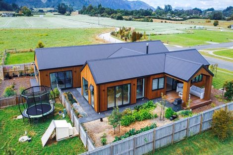 Photo of property in 9 Windle Road, Motupipi, 7110