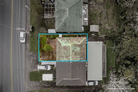 Photo of property in 1/10 Sunnyside Road, Sunnyvale, Auckland, 0612