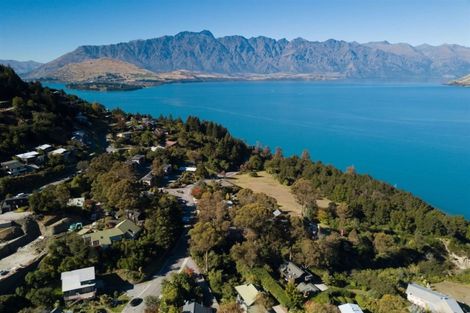 Photo of property in 75 Arawata Terrace, Sunshine Bay, Queenstown, 9300