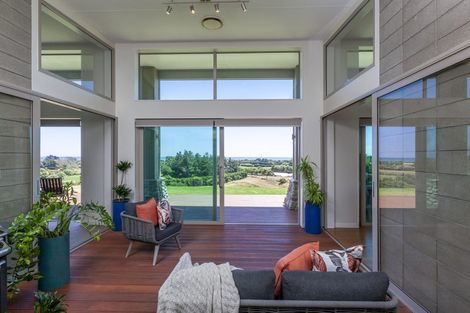 Photo of property in 187 Peka Peka Road, Peka Peka, Waikanae, 5391