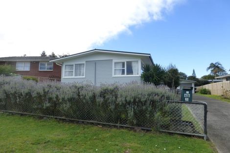 Photo of property in 46 La Rosa Street, Green Bay, Auckland, 0604