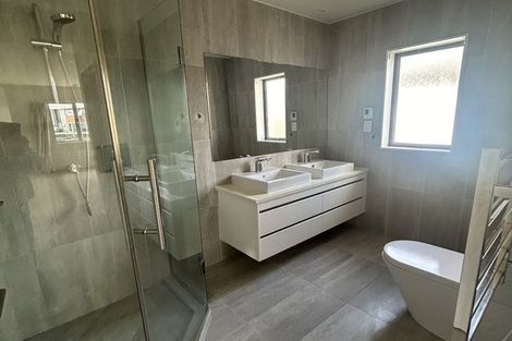 Photo of property in 25 Bordeaux Parade, Te Atatu South, Auckland, 0610