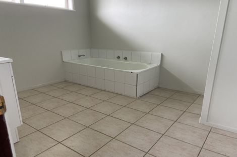 Photo of property in 108 Te Atatu Road, Te Atatu South, Auckland, 0610