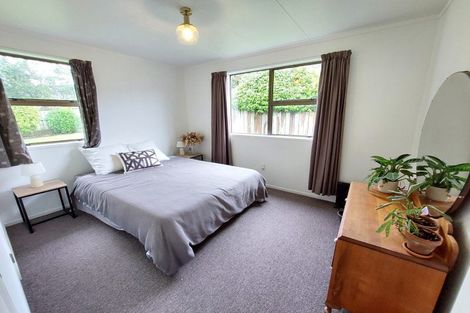 Photo of property in 9 Elgin Grove, Merrilands, New Plymouth, 4312