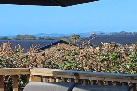 Photo of property in 43 Awatere Street, Clover Park, Auckland, 2023