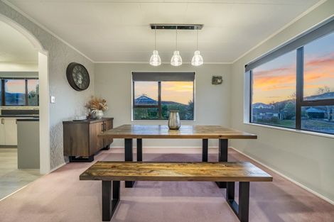 Photo of property in 32 Clearwater Terrace, Brown Owl, Upper Hutt, 5018