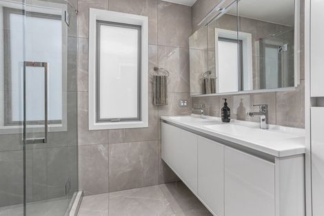 Photo of property in 9 Whakata Lane, Mairangi Bay, Auckland, 0630