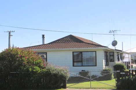 Photo of property in 111 Seabury Avenue, Foxton Beach, Foxton, 4815