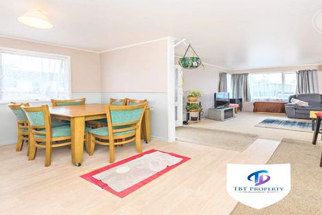 Photo of property in 18 Lipton Grove, Opaheke, Papakura, 2113