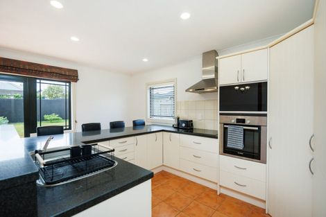 Photo of property in 27 Royal Oak Drive, Kelvin Grove, Palmerston North, 4414
