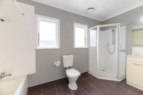 Photo of property in 70 Hobsonville Road, West Harbour, Auckland, 0618