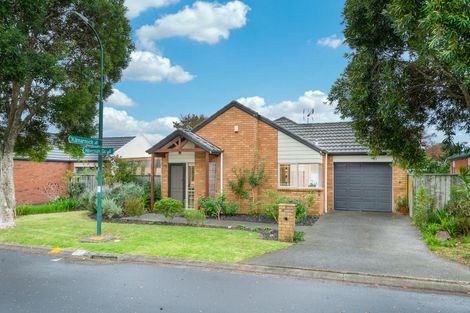 Photo of property in 7 Hibernian Drive, Ranui, Auckland, 0612