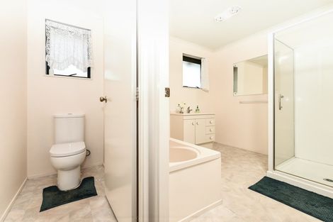 Photo of property in 10 Antrim Place, Nawton, Hamilton, 3200