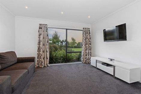 Photo of property in 14 Oakgrove Drive, Rangiora, 7400