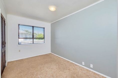 Photo of property in 30 Sutton Crescent, Papakura, 2110