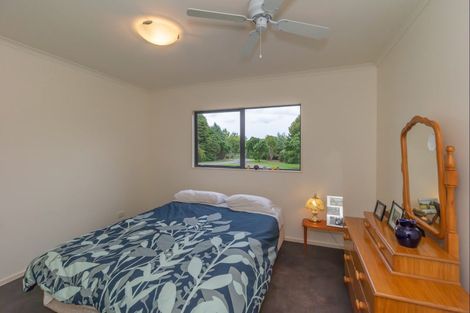 Photo of property in 14 Pohutukawa Drive, Levin, 5571