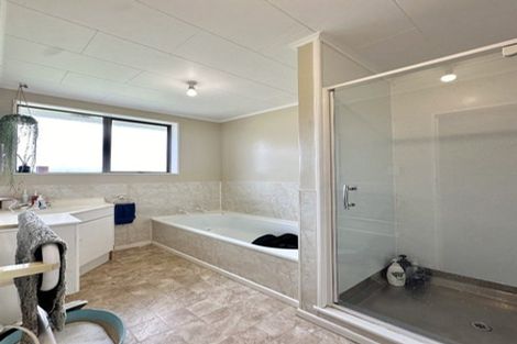 Photo of property in 135 California Drive, Totara Park, Upper Hutt, 5018