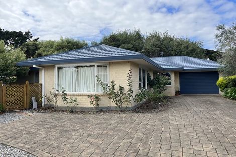 Photo of property in 74 Weggery Drive, Waikanae Beach, Waikanae, 5036