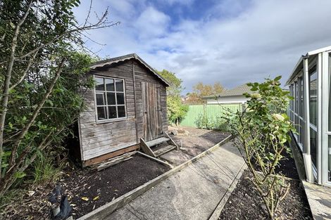 Photo of property in 37 Takapu Street, Henderson, Auckland, 0612