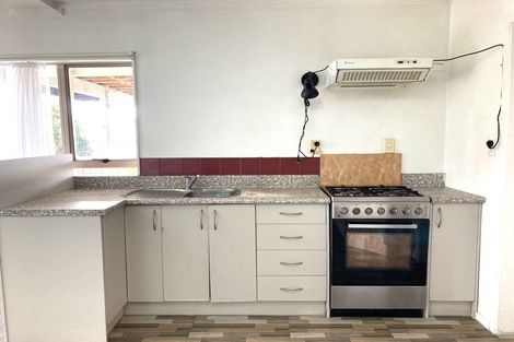 Photo of property in 36 Madigan Place, Glendene, Auckland, 0602