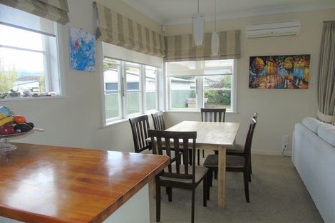 Photo of property in 5 Russell Street, Waterloo, Lower Hutt, 5011