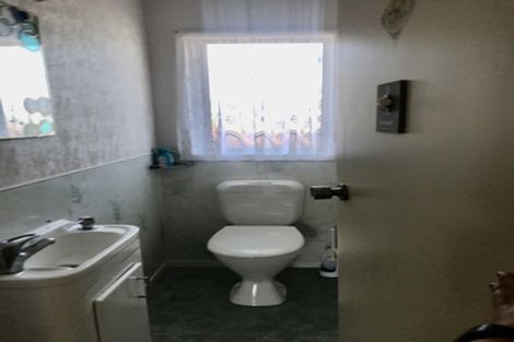 Photo of property in 6 Birdie Place, Red Beach, 0932