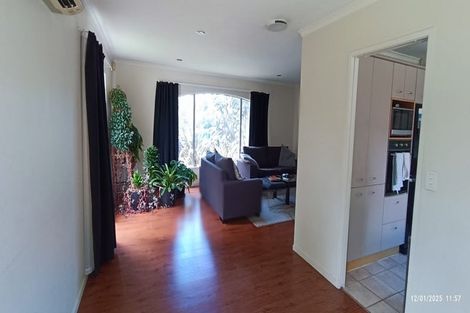 Photo of property in 20 Hillwell Drive, Henderson, Auckland, 0612