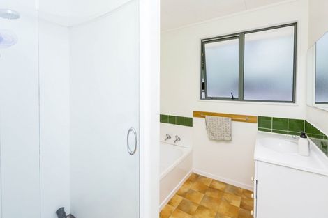 Photo of property in 13 Barberry Grove, Maungaraki, Lower Hutt, 5010