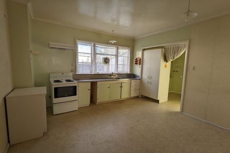 Photo of property in 37 Mako Mako Road, Levin, 5510