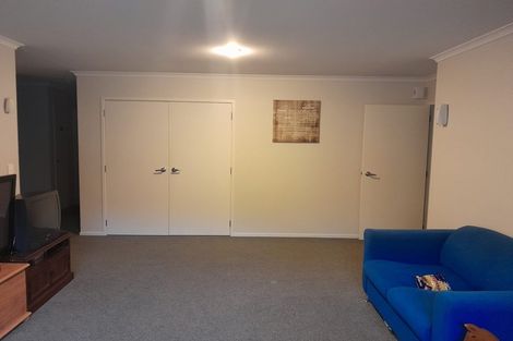 Photo of property in 296 Forest Hill Road, Waiatarua, Auckland, 0612