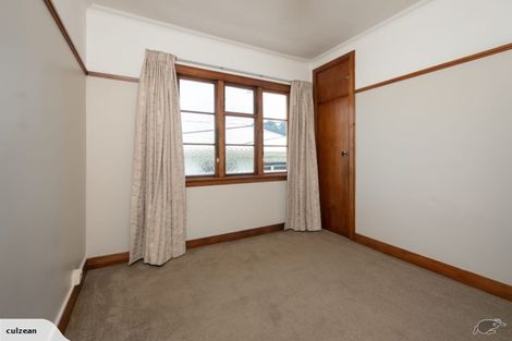Photo of property in Ionian Flats, 123-125 Brougham Street, Mount Victoria, Wellington, 6011