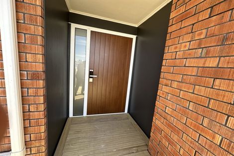 Photo of property in 25b Borrowdace Avenue, Botany Downs, Auckland, 2010