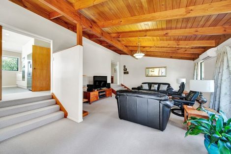 Photo of property in 4 Sequoia Grove, Merrilands, New Plymouth, 4312